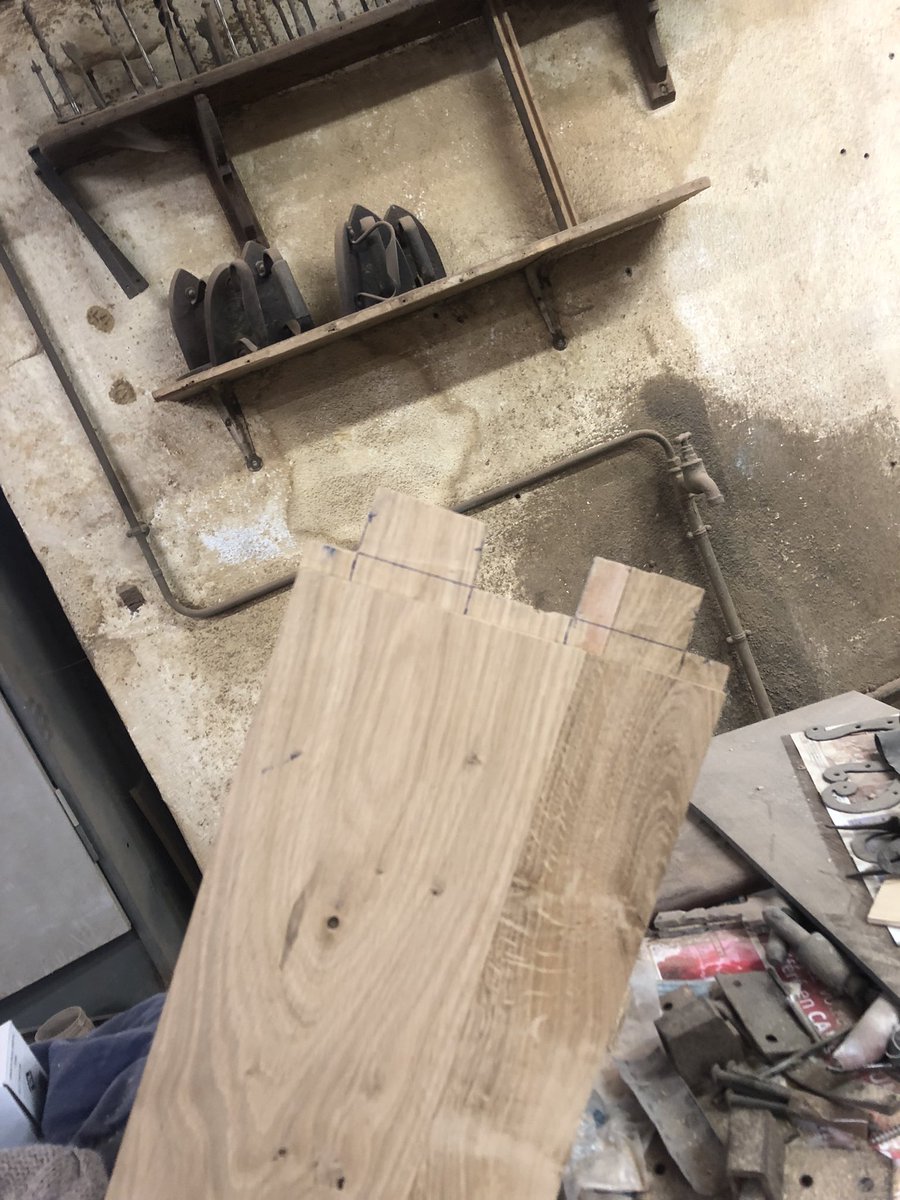 zak_harry's tweet photo. #suiviPFMPTMA jour 11: nous avons commencer à fabriquer des panneaux pour des volets j'ai fait les tracés il son assemblés en tenons/mortaises de 12 et de 6 en chêne https://t.co/MA5UvKMhQh
