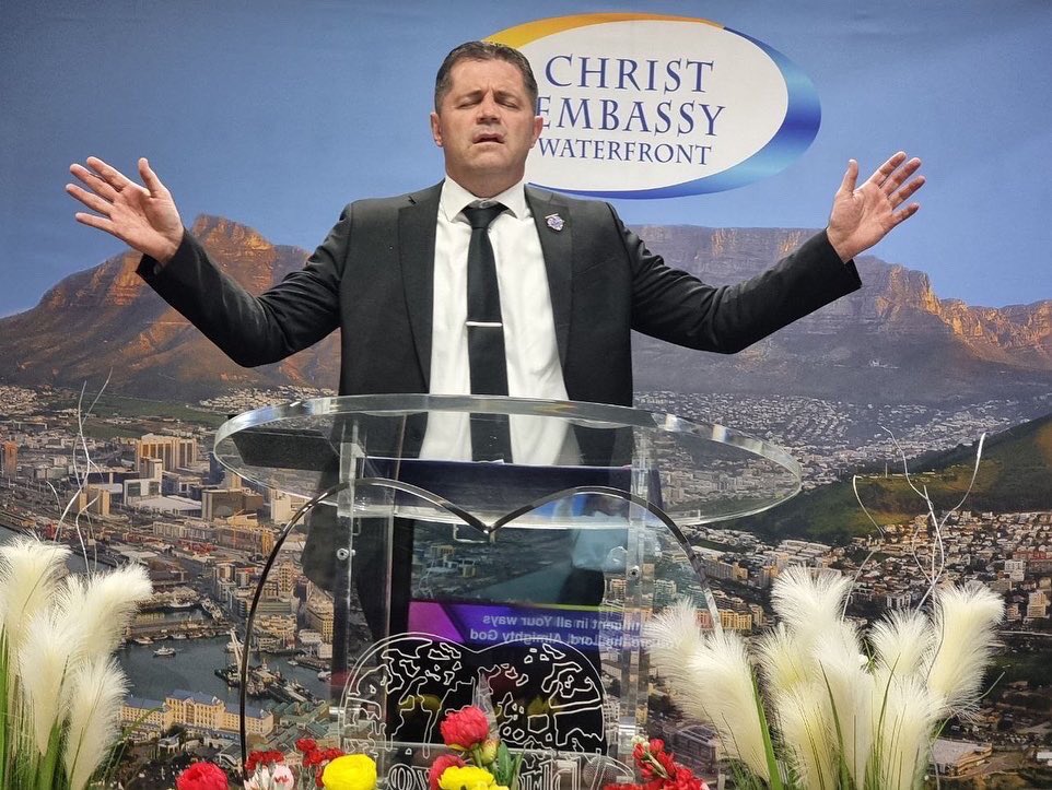 cewaterfront's tweet photo. PRAYING FOR THE NATION OF SOUTH AFRICA TONIGHT DURING OUR MID-WEEK SERVICE:
“The Lord is king, and he rules the nations.”
Psalm 22:28 GNT
#raptureready
#cewaterfront
#cesazone4 https://t.co/zPRV4WNXcu