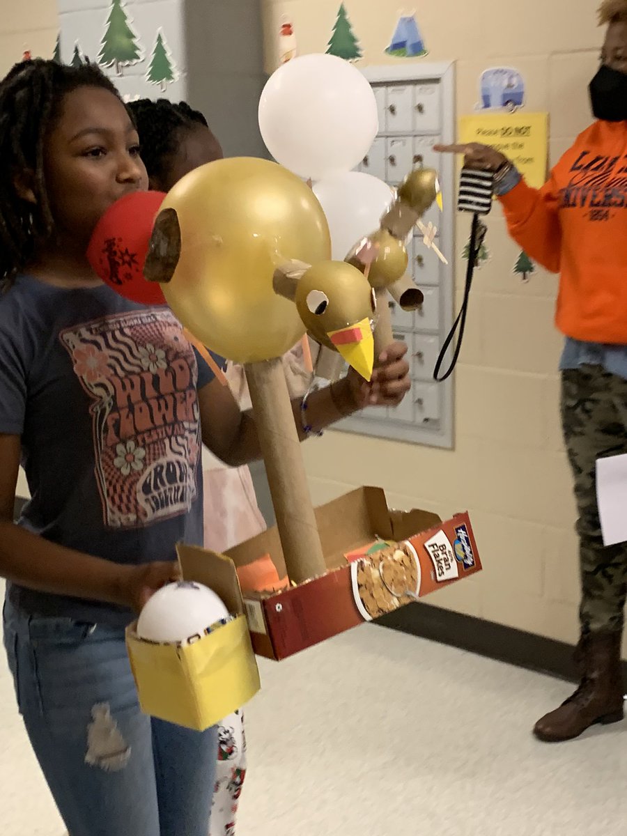 LFriedman_FTPS's tweet photo. Our 4th graders at CES worked hard on a STEM project for the book Balloons over Broadway. The created their own floats and paraded around the halls of CES spreading Thanksgiving cheer! Wishing you all a Happy and Healthy Thanksgiving! https://t.co/9n0AQaZuS3