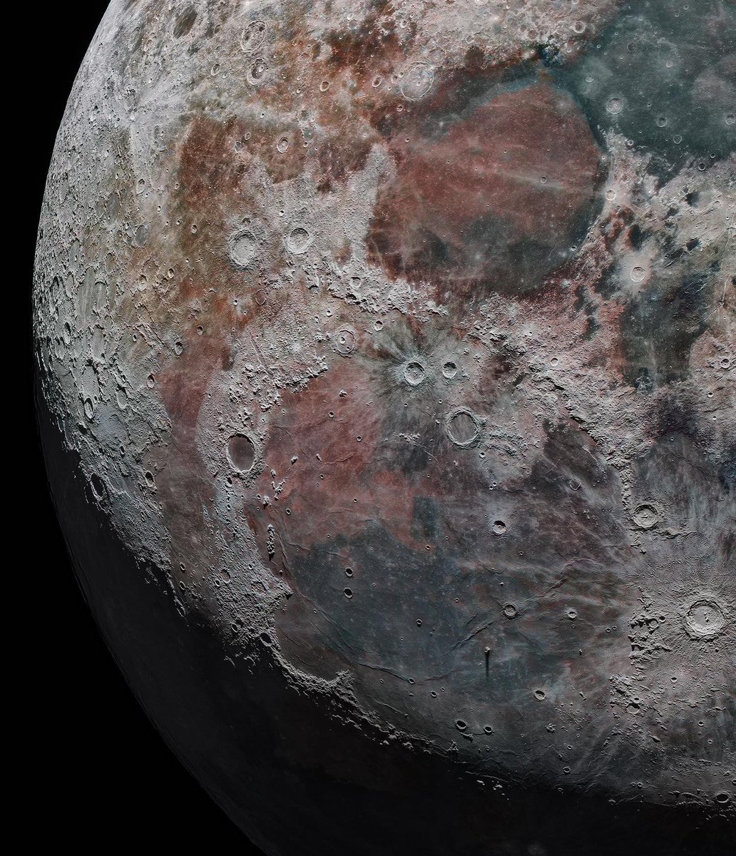 daryaastrovas's tweet photo. I took 231,000 frames and captured most detailed moon image ever. 
Note: Saturn only for scale comparison https://t.co/BqntOayx6L