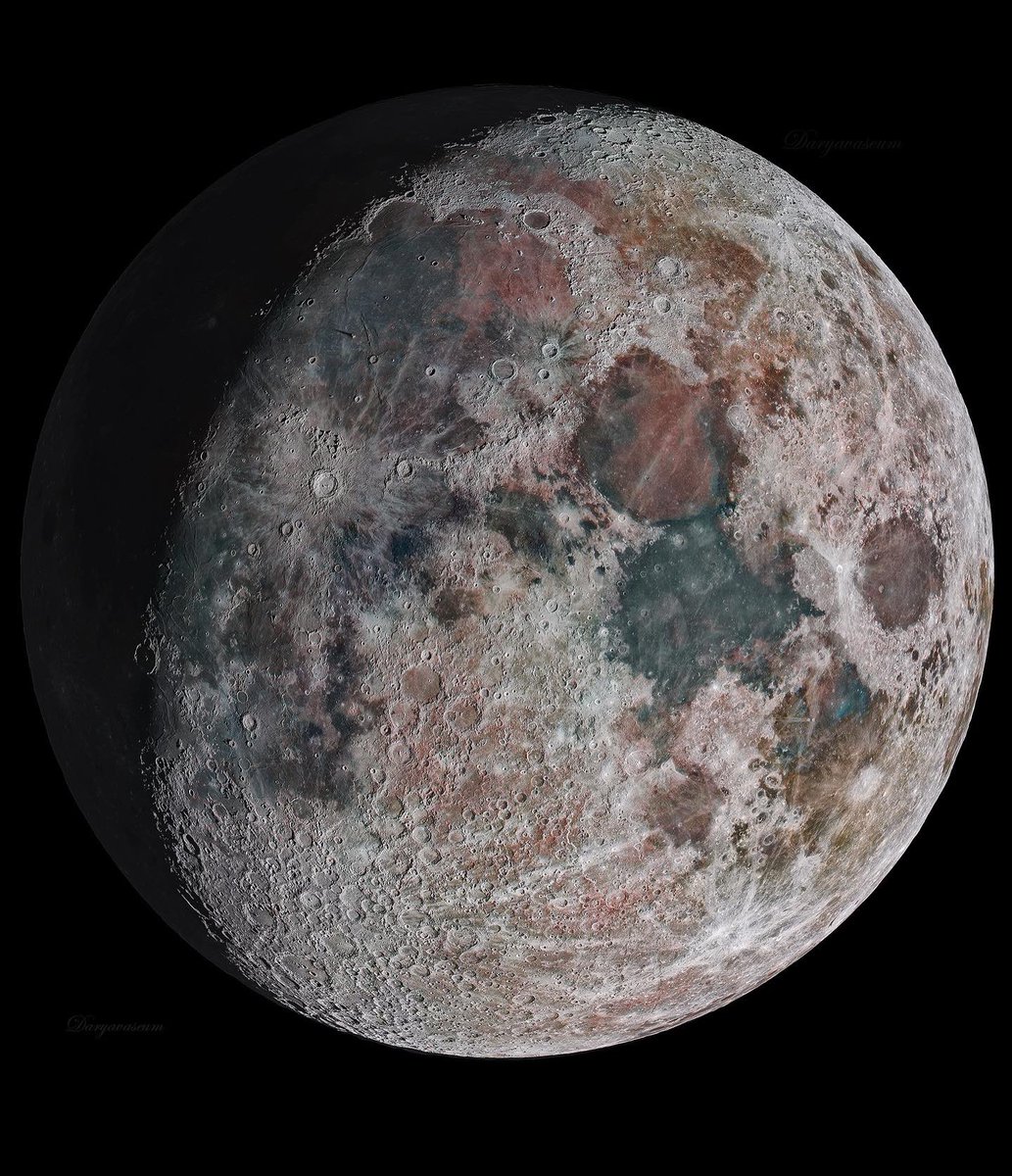daryaastrovas's tweet photo. I took 231,000 frames and captured most detailed moon image ever. 
Note: Saturn only for scale comparison https://t.co/BqntOayx6L