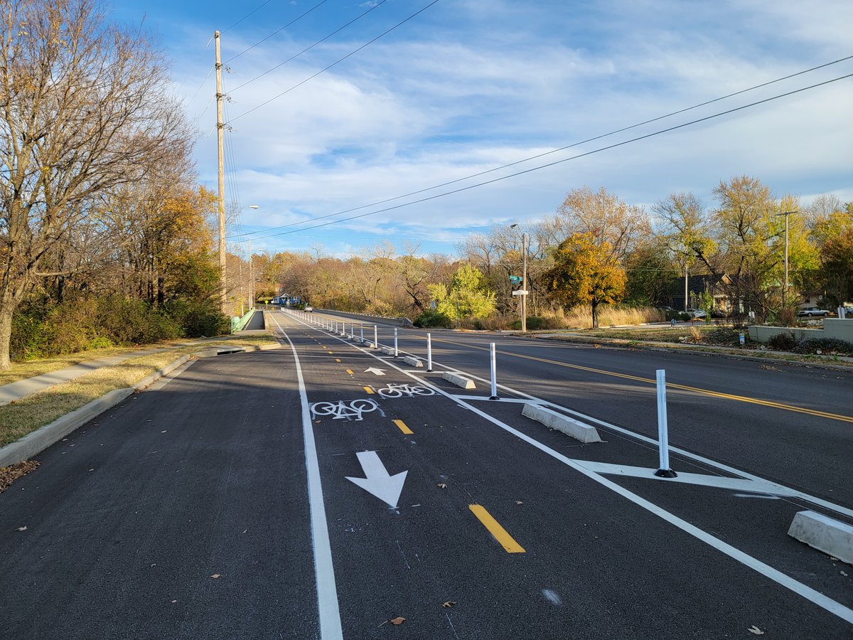 ThomasinKC's tweet photo. It's alive!  In 2022, work finally began on bike infrastructure on Lexington Avenue in the Northeast area of KCMO. https://t.co/f7GfLDfidb