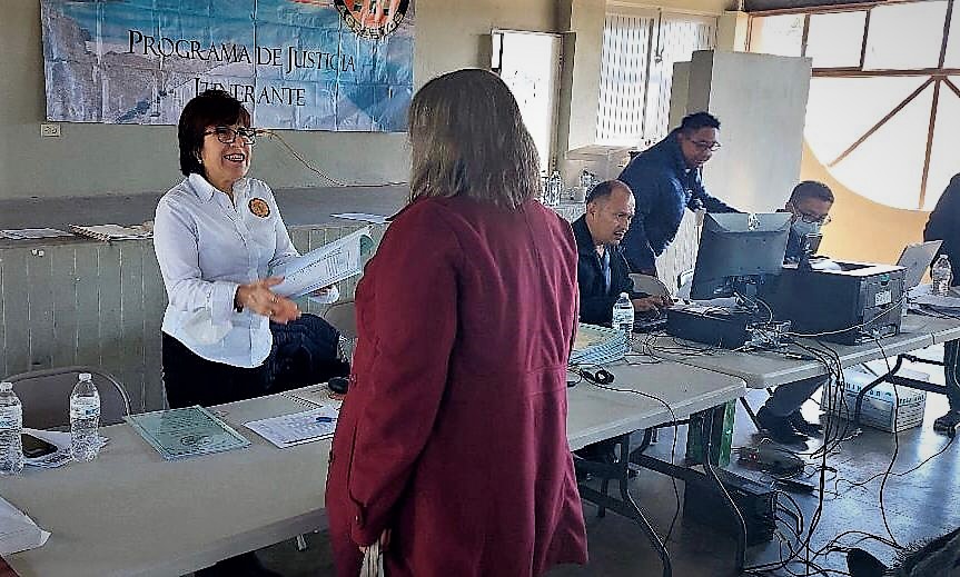 🛣 El <a href="/Tribunal48/">Tribunal Unitario Agrario Distrito 48</a> recorrió 700 km bordeando Mar de Cortez, 9 horas de camino de La Paz al Mpio. Mulegé, para acercar la justicia al campo en el programa de "Mujeres por Acceso a la Tierra", 4 años desde la ultima vez que el TUA se traslado a ese poblado ⌛