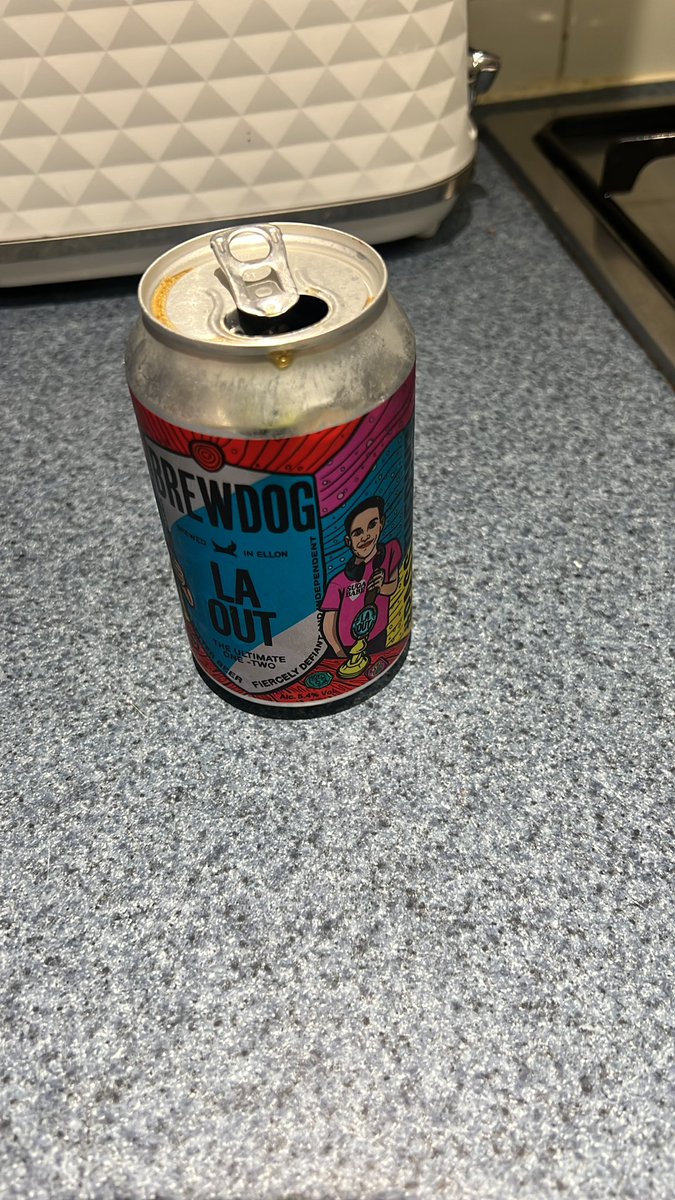 bwoods1989's tweet photo. Easily the best alcoholic drink on the market at the moment, received my 12 cans from @BrewDog today ๐๐ป @petercrouch @PeterCrouchPod #LaOut https://t.co/SOzZl6uoW8