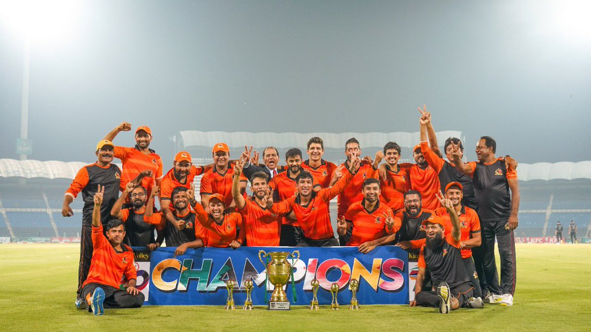 Been an amazing run for @sindhcricket_ winning National T20 &amp; now making the final of the Quaid-e-Azam trophy. Best of luck for the finals🤞