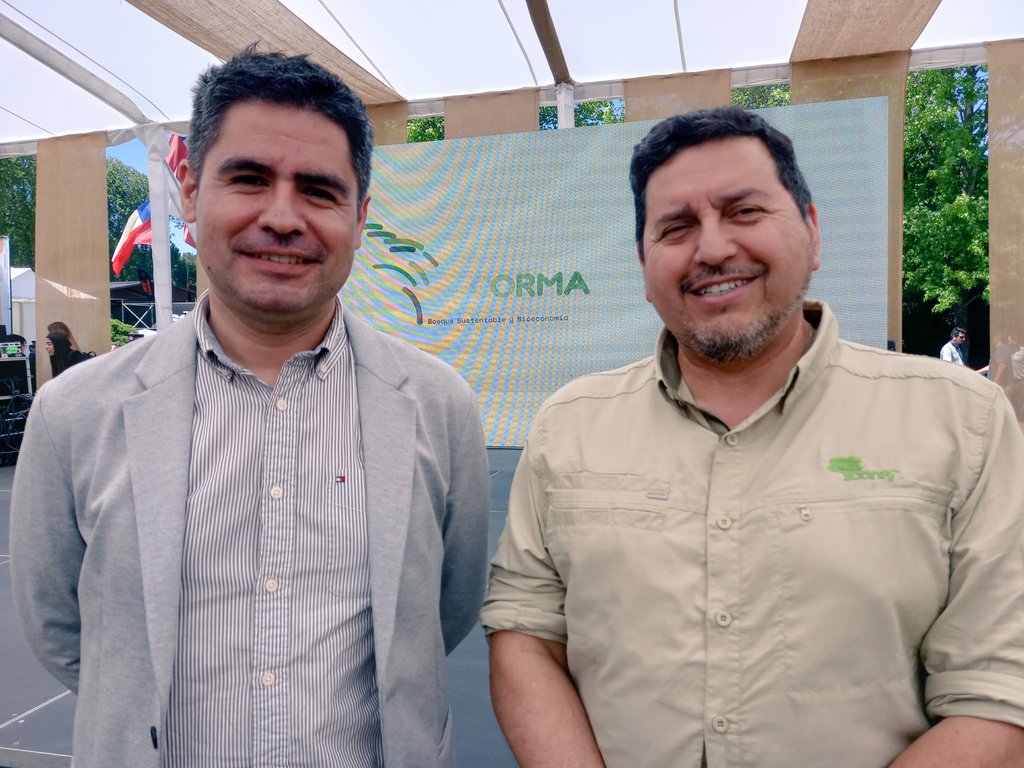 CONAFBiobio's tweet photo. 🔵CORONEL | Con énfasis en el fortalecimiento del sector forestal, Ministro de Agricultura Esteban Valenzuela inauguró la feria #Expocorma 2022.
📌Nuestro director regional Rodrigo Jara junto a su par de @conaf_maule Aliro Gascón participaron en la jornada. https://t.co/GZNnoE2RLT