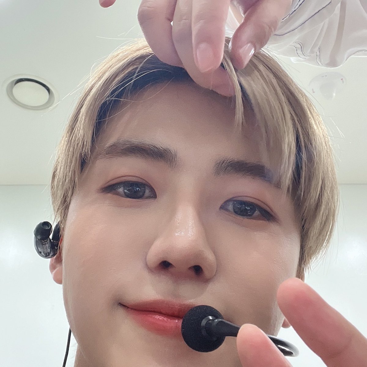 njmhae's tweet photo. i love when he sends selfies from this angle he’s so cute https://t.co/mHkRT0jV2t