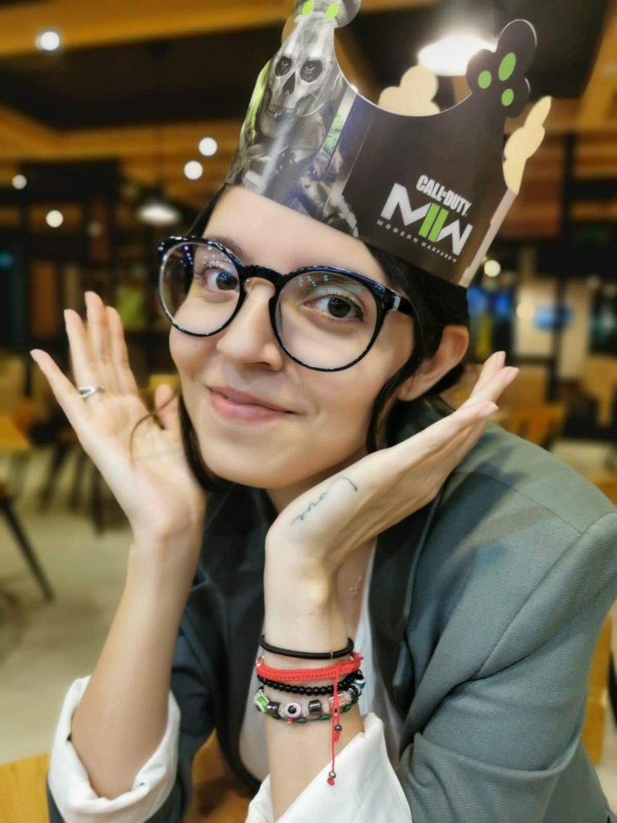 danyaml28's tweet photo. El tío @BurgerKingMX  me trae como novia de rancho y no me envía mi código ni me contesta los Dm que le he enviado por redes para mi skin de #MWIIBK que feo que sean así deberás https://t.co/9bFm4HN0FU