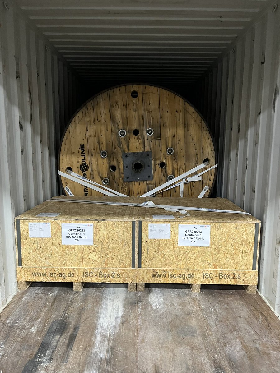 redldistributor's tweet photo. Brand new Primus Line hose being unloaded off the trailer straight from Germany! A great new product well worth looking at for your water movement needs. 
#HeavyDuty #Hose #primuslinefrankfurt https://t.co/lU8sdxbd47