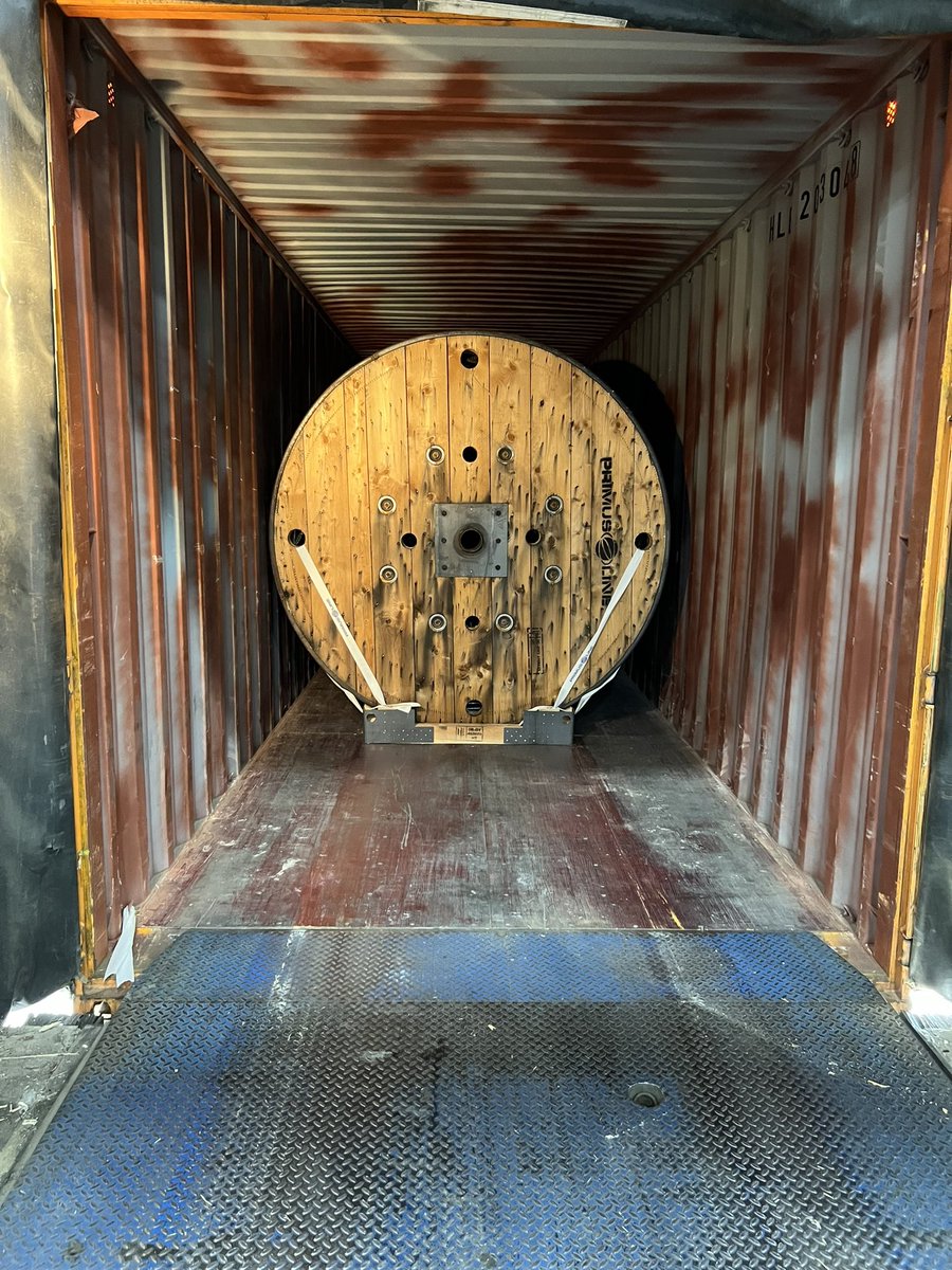 redldistributor's tweet photo. Brand new Primus Line hose being unloaded off the trailer straight from Germany! A great new product well worth looking at for your water movement needs. 
#HeavyDuty #Hose #primuslinefrankfurt https://t.co/lU8sdxbd47