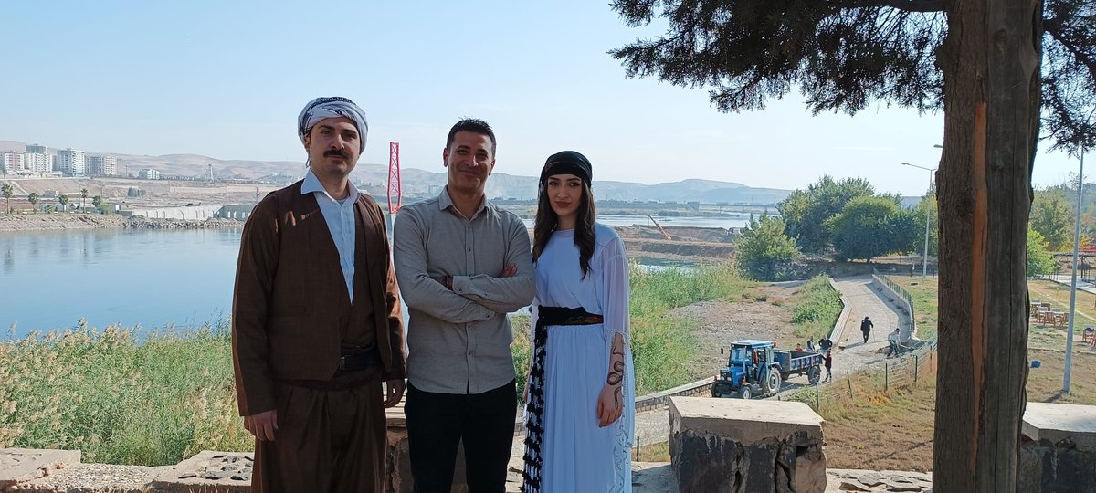 MhmtIbrahimoglu's tweet photo. Sunuculuğunu yapmış olduğum Dem û Şêwaz ( Zaman ve Tarz) programı çekimleri  Cizre'de devam ediyor. Destansı bir aşkın hikayesini MEM Û ZÎN'i birde bizden dineyin @TRTKurdiTV @kemalgms @yumusakbush @firataslan_ @CahitGuler_13 @huseyneker @dybahmet @sahin_sahin49 @trtnuce https://t.co/gUwEkEzGUF
