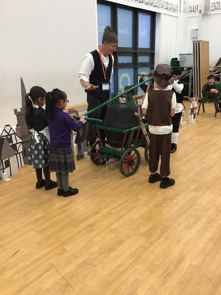 olive_bburn's tweet photo. Year 2 have had a great super learning day on, The Great Fire of London. They've enjoyed re-enacting the events of Pudding Lane in 1666.
#History
#Makinglearningfun
#superlearningday
#bringinglearningtolife
#WeAreStar https://t.co/I6qhf5vKqh