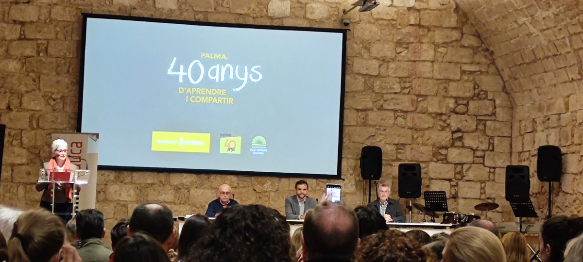 toniroig's tweet photo. Ja fa 40 anys que la tribu palmesana començà a organitzar-se per educar a la seva infància. Un plaer i un honor haver-hi contrubuït.
#PalmaEduca @ajuntpalma https://t.co/KZLgXyUr8w