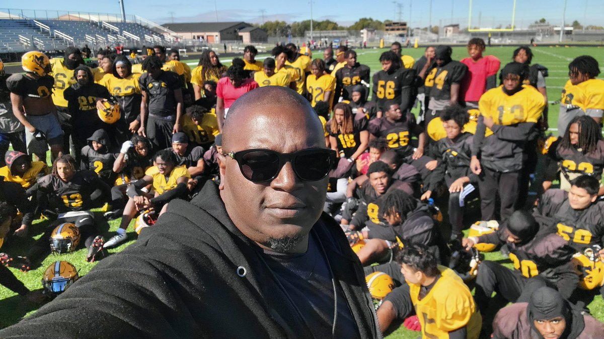 SamuelPadgitt's tweet photo. When you've worked hard enough to earn the right to play during Thanksgiving break.
You gotta take care of those that take care of you!!!
#MBLOCK #ROUND3READY https://t.co/9k2nntnxvD