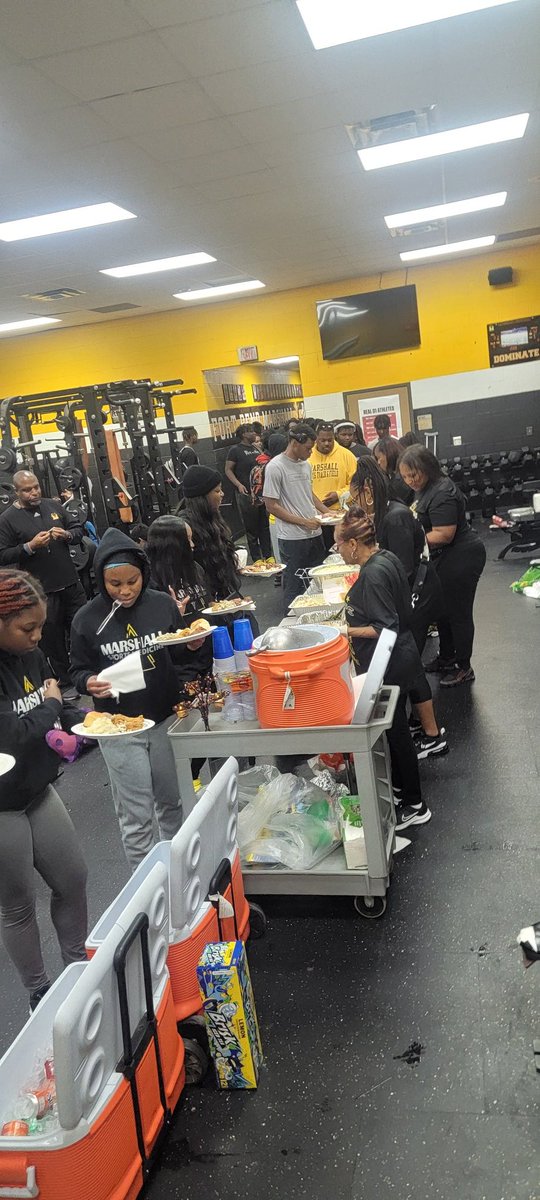 SamuelPadgitt's tweet photo. When you've worked hard enough to earn the right to play during Thanksgiving break.
You gotta take care of those that take care of you!!!
#MBLOCK #ROUND3READY https://t.co/9k2nntnxvD