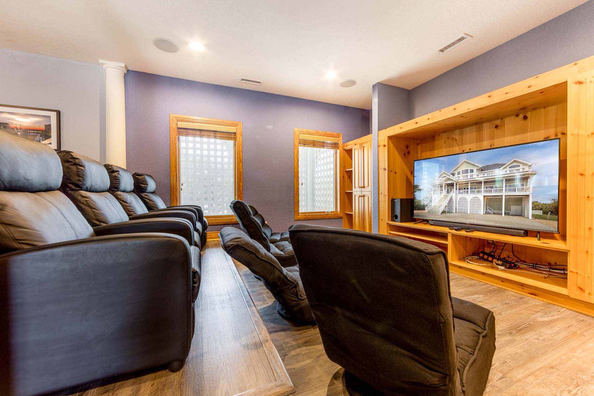 surforsound's tweet photo. 😍NEW SEMI-OCEANFRONT Home FOR 2023!😍
⭐#1067 Carolina Bliss⭐
This 10-bedroom home is perfect for your Hatteras vacation.
#1067 key features:
✨ Private swimming pool
✨ 8-Person hot tub
✨ Theater room
✨ Dog friendly...and MORE!
Book direct today at https://t.co/4uVxqXY8Az 😍 https://t.co/x1vJUZMg6L