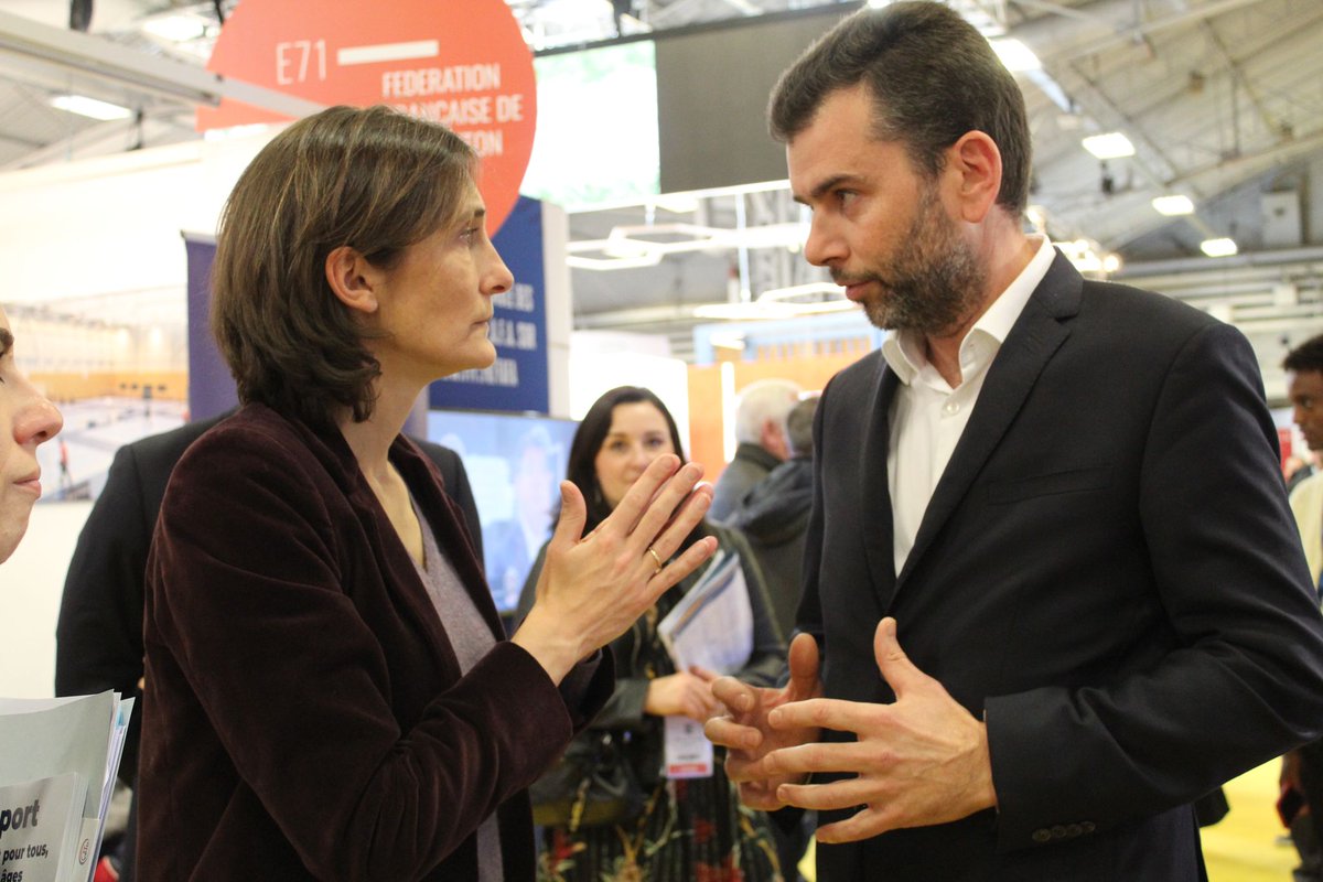 Lors du <a href="/salondesmaires/">Salon des Maires et des Collectivités</a> <a href="/FredericBouix/">Frédéric Bouix</a> a accueilli <a href="/AOC1978/">Amélie Oudéa-Castéra</a> sur le stand de la <a href="/FFEquitation/">Fédération Française d'Équitation</a>. L'occasion d'échanger sur l'actualité des poney-clubs et centres équestres et plus particulièrement sur le dossier #TVA qui nécessite un engagement fort du Gouvernement  pour aboutir.