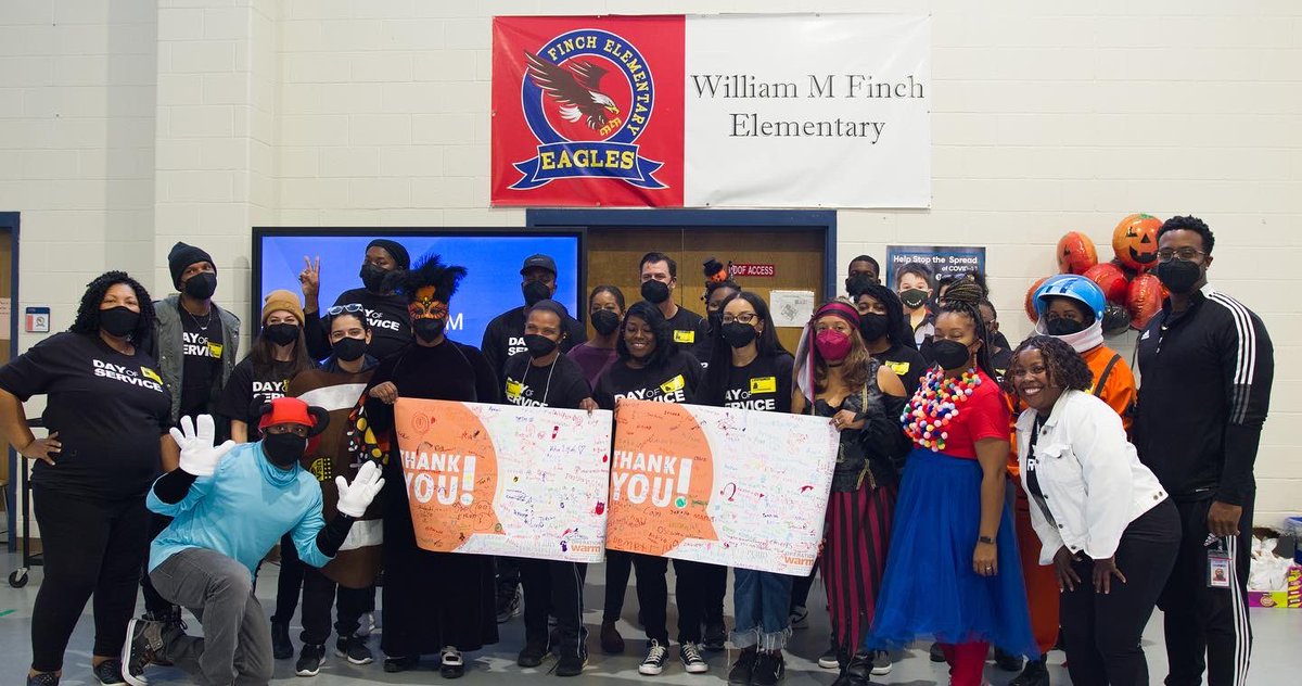 TPstudios's tweet photo. Last month during our Operation Warm gifting event, we were able to provide the entire student body of Finch Elementary with 440 brand new coats!🙌🏾

These winter coats will provide a source of warmth and comfort to children regardless of their circumstances. #PerryFoundation https://t.co/8nUCASU3sl