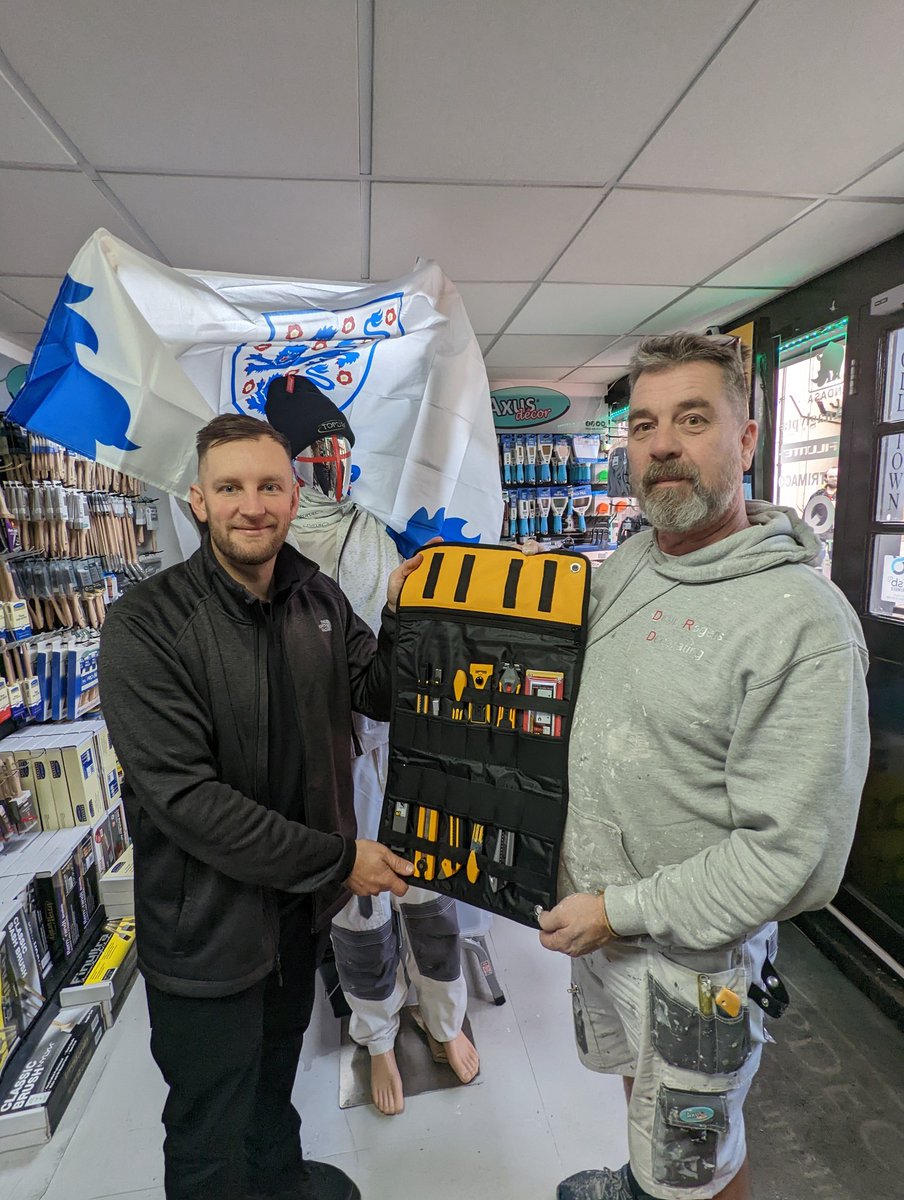 What an amazing kit to have!
Dean from @deanrogersdecorating very chuffed with this limited edition Olfa kit!

<a href="/AxusDecor/">Axus Decor</a> <a href="/OLFA_UK/">OLFA UK & IE</a> #axus #topdec