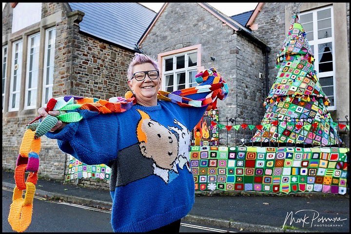 MarkPassmorePix's tweet photo. The Crocheted Christmas Tree makes an appearance at Appledore in North Devon in time for the festive period.
The tree is a community effort and was completed by the Appledore Community crafters #devonlife #westcountry #pressphotography #pressphotographer #craft #crochet https://t.co/vWLB7SNZTB