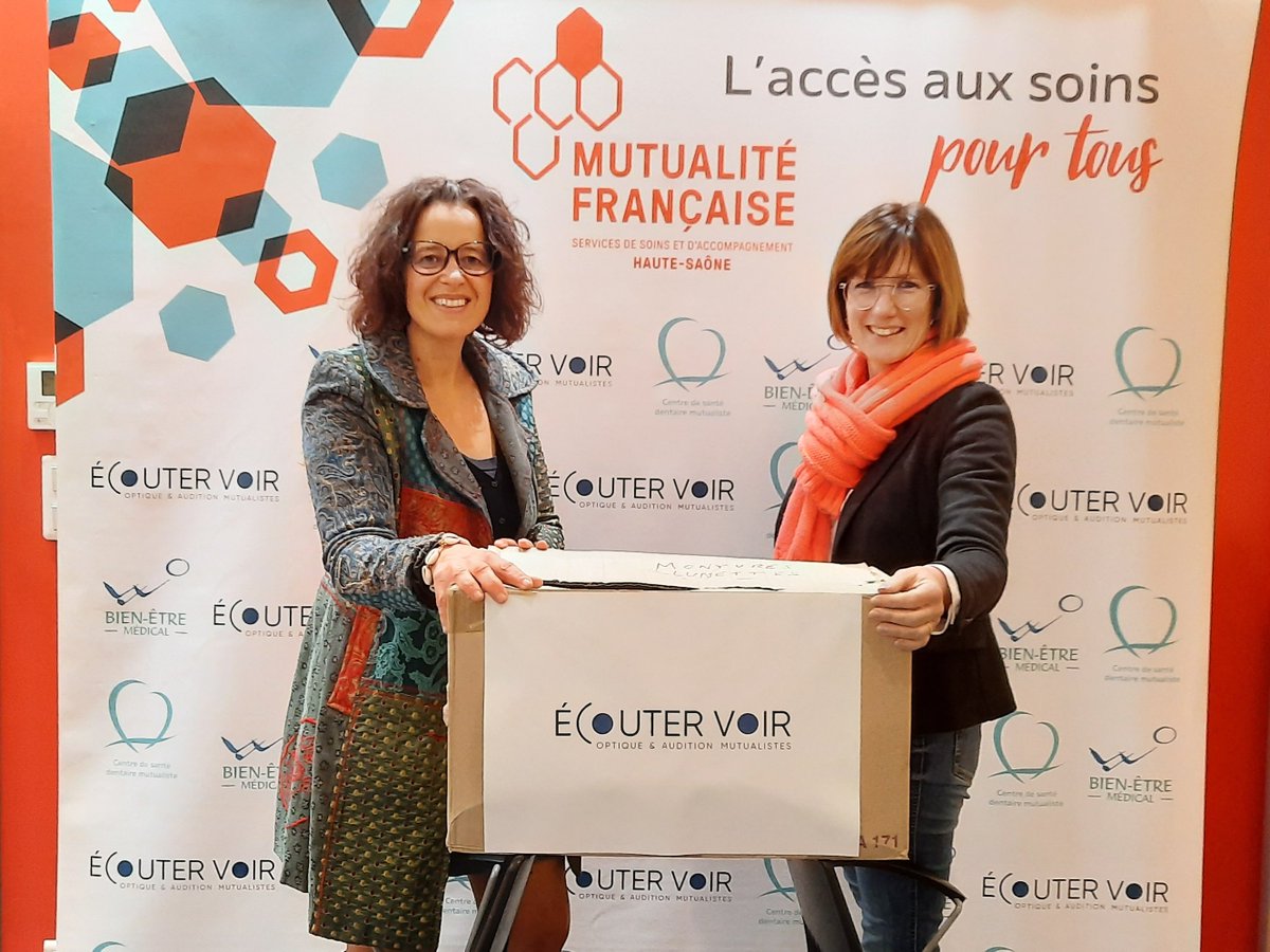 mutualite70's tweet photo. Vous vous demandez où passent les anciennes lunettes que vous déposez dans nos centres optiques ? 👓🕶️
L'équipe d'Ecouter Voir 📍#Vesoul les collecte notamment pour l'Association Loguiss France afin d'équiper les habitants de Babak et environs au #Sénégal  🤝 https://t.co/N9neTVfbKP