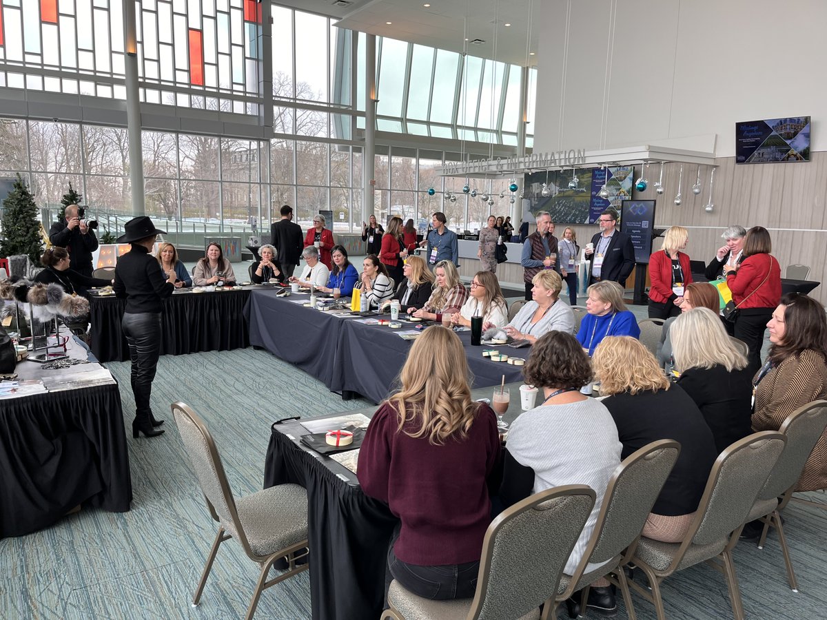 MeetMontreal's tweet photo. We were honoured to participate in this year's @PCMACEC Canadian Innovation Conference 2022. 

The @Montreal twist? We brought hats! Thanks to Canadian Hat &amp; Harricana for showing us how upcycling and style can perfectly coexist. 💫

#CIC22 #PCMACE #eventsprof #eventplanning https://t.co/VhWn53Z1Bg