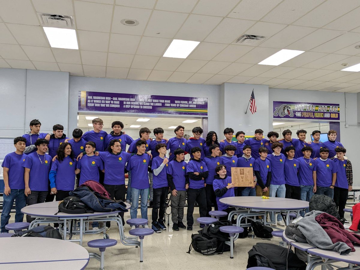 A quick shout-out to our undefeated JV and the Varsity-Regional Champions! What a fantastic year! To the next, we look forward!
- - - - 
¡Un saludo rápido a nuestro invicto JV y los campeones regionales de Varsity! ¡Qué fantástico año! ¡A la próxima, esperamos!