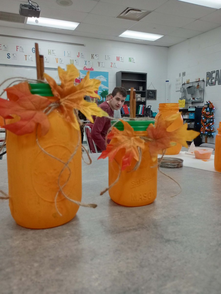 Creative way to give thanks! Have a great Thanksgiving &amp; be safe!#Holidaybreak