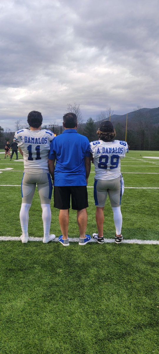 racewayprincess's tweet photo. On to the next chapter!! 🙏💙🏈 Back to work....💪💪 #nadonation #damalosboys #mylife #mykicker #myreceiver @DamalosStamati @AntonioDamalos https://t.co/mjbuNQXfgk