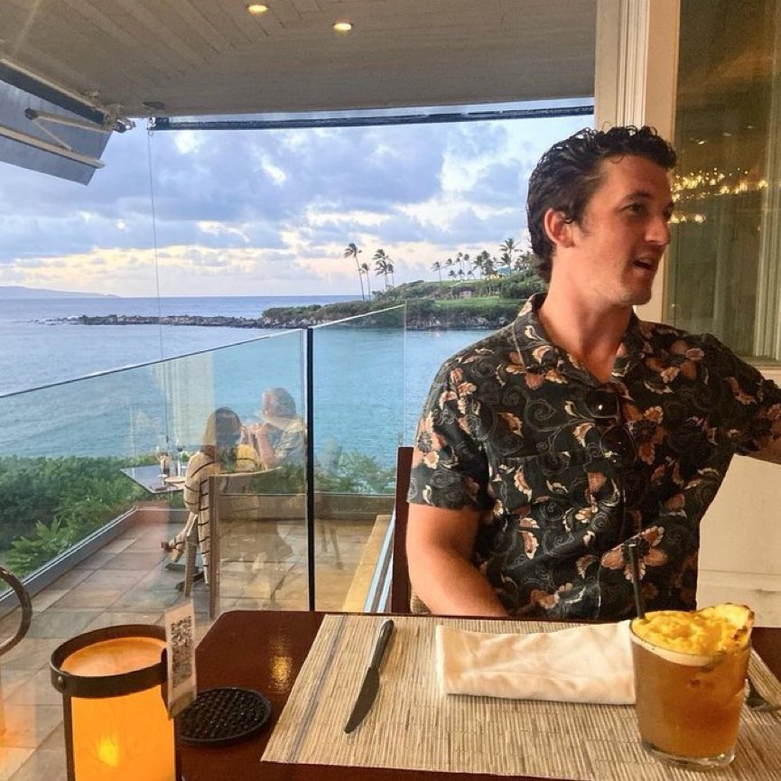 whiskeydrnkr's tweet photo. pov: Rooster took you on a date, and shaved https://t.co/91Rk9LxQv5