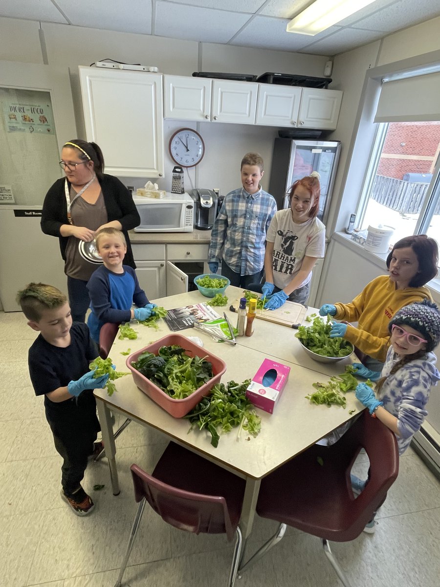 Our Eco Teams was able to complete our first harvest thanks to the support of <a href="/WholeKidsFnd/">Whole Kids</a>.