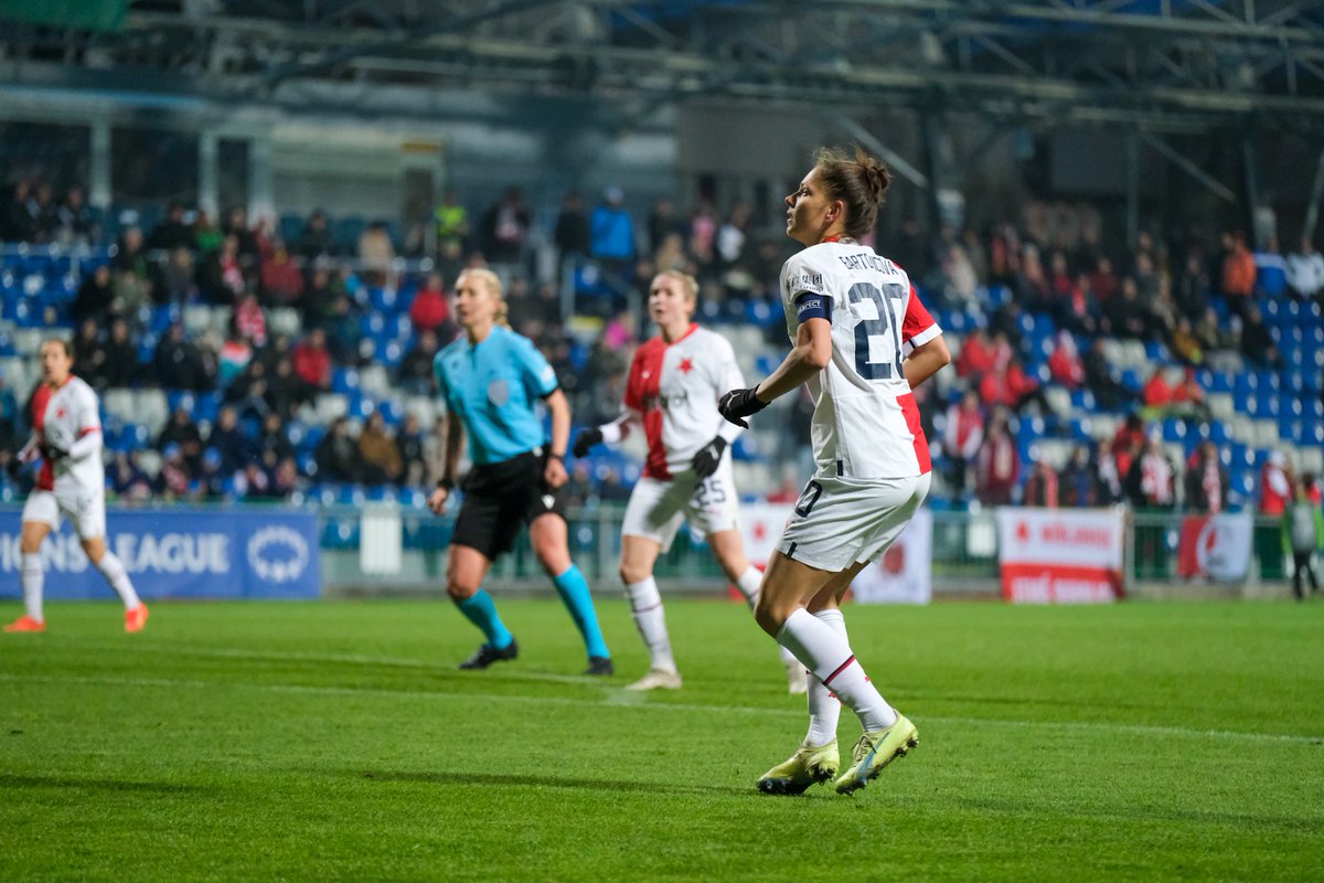 SlaviaZeny's tweet photo. 📸 | Momentky z prvního poločasu! #slapol https://t.co/bTEhHr4iT6
