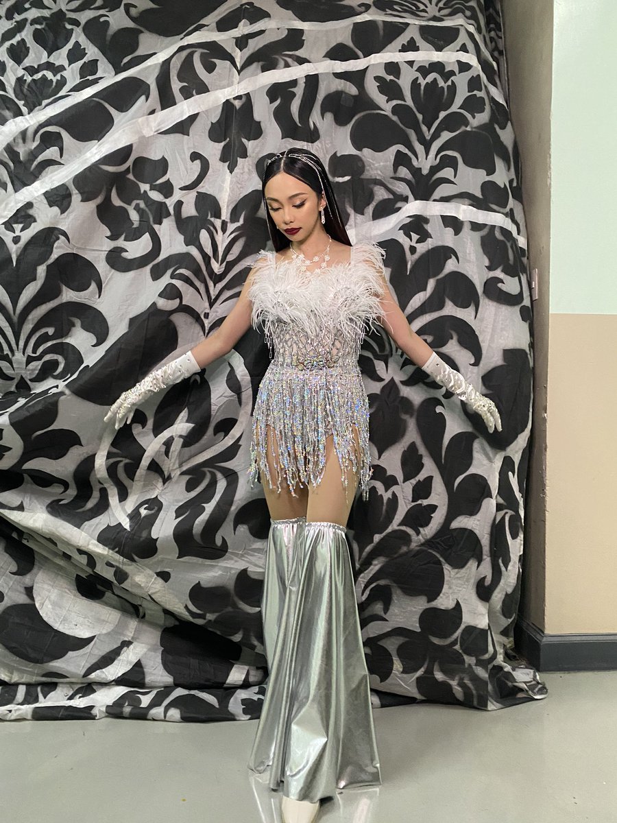 imrioliza's tweet photo. Our forever Amakabogera ghorl @maymayentrata07 congrats and always din akong proud sayo ✨

Styled by: TeamRainxEm
Make up by: @owensarmiento assisted by: @miggycarbonilla https://t.co/tLi8opXizC