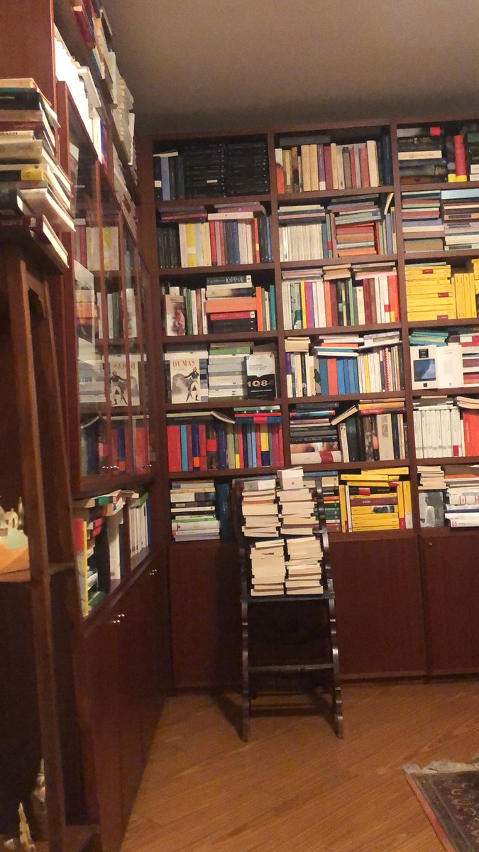 Ai miei libri - è bello rivolgersi -
ultimi approdi di giorni stanchi -
le loro fisionomie di pelle innamorano - nell’attesa -
e se ottenuti - appagano -

Emily Dickinson 

#ConDickinson 
#SalaLettura 

<a href="/SalaLettura/">©️ Il Caffè Letterario</a> <a href="/destinograzia/">grazia collini</a> <a href="/diamiladi/">Diamila</a> <a href="/annaritadenardo/">Annarita De Nardo</a> <a href="/Rebeka80721106/">Rebeka</a>