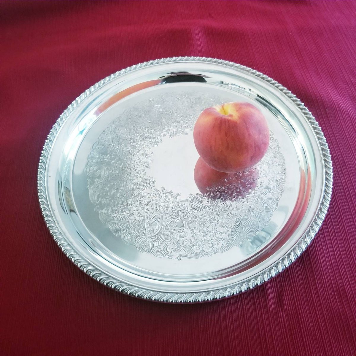 80014au's tweet image. WM Rogers Silver Plated Tray, #silverdish #silverplatedplatter #serving #servingtrays #servingplatter #buffetserving #wmrogers #wmrogerssilver #vintagerogers #rogerssilverplate #discount #off #christmassales #discounts #onsale  etsy.me/3Exo2fc