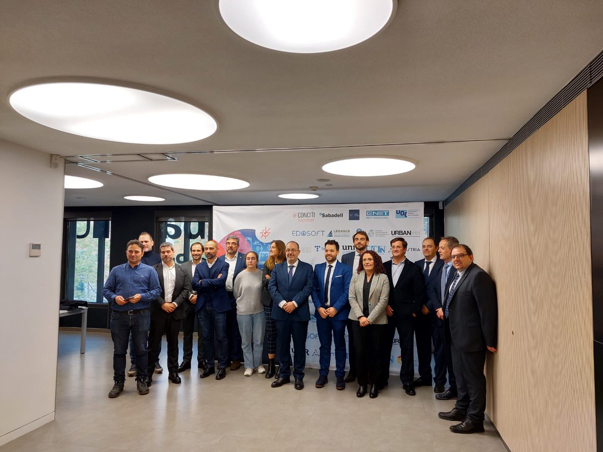 conciti's tweet photo. Foto de familia del CONCITI como broche final del primer #CNII #yaestamostrabajandoparselsegundo https://t.co/YtEeBgOMLL