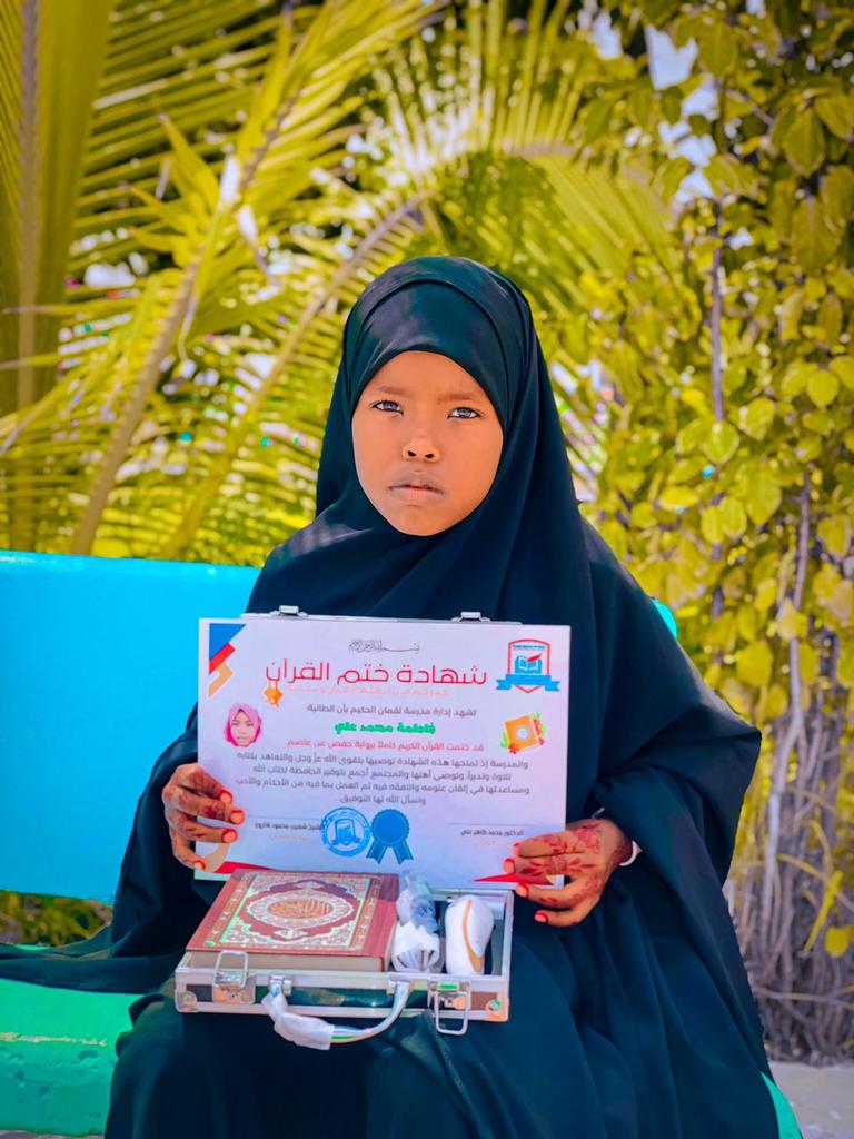 IbrahimQaran114's tweet photo. Guleyso Adr #Fadumo_mohamed_Sh_Ali farxad bey i aheed in aan mantay goob joog u ahaado xaflada aad ku muteysatay  xifdinta kalaamka Alle, 
ma jirto faraxad ka qima badan e manta la weyneyo barashada kalaamka Alle SW. https://t.co/di9zmq7xQZ