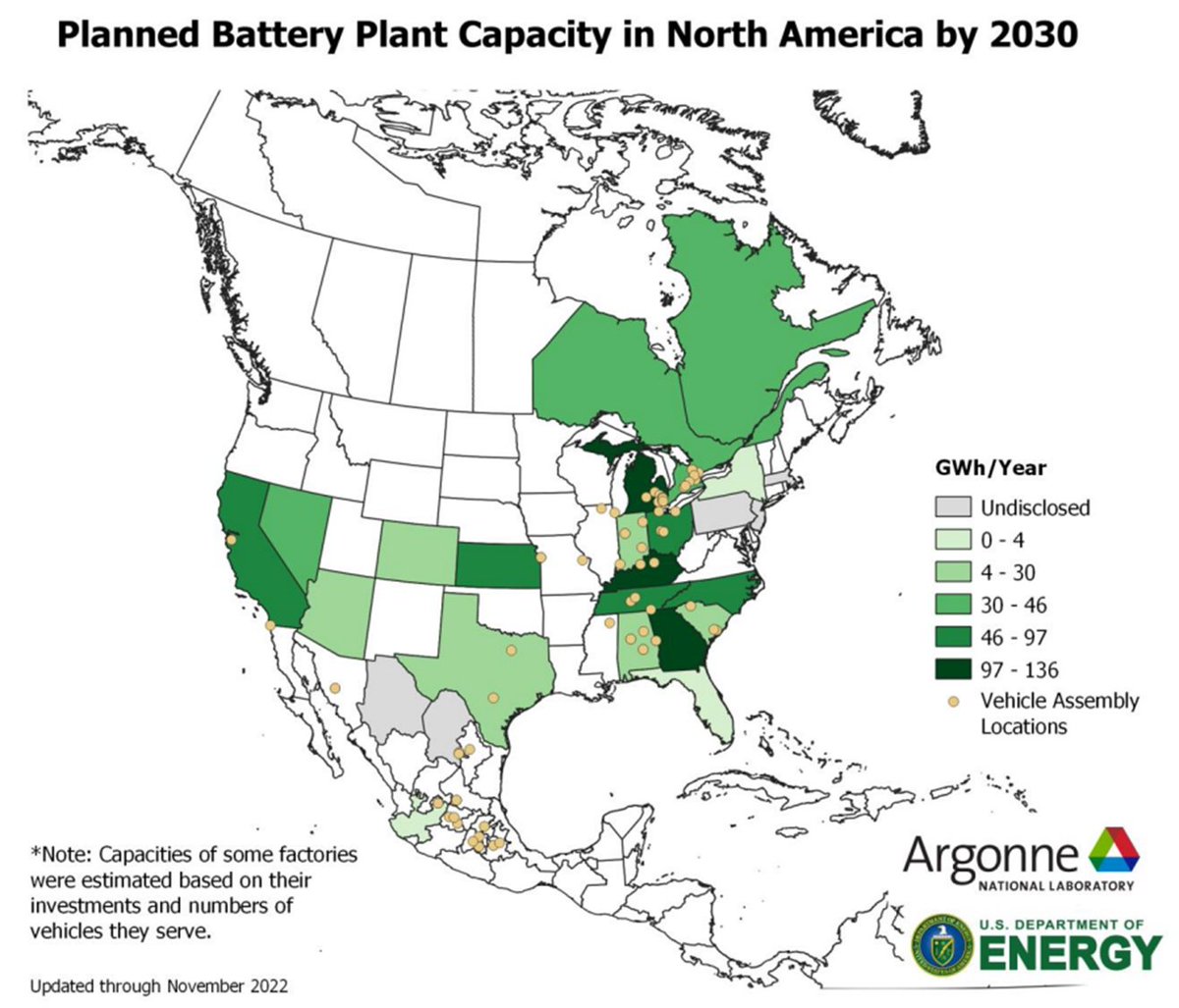 🔋 ALL CHARGED UP!

In a new report from @Argonne, North American battery manufacturing is set to grow 2️⃣0️⃣-FOLD in the next 8️⃣ years, keeping the U.S. on track to reach <a href="/POTUS/">President Donald J. Trump</a>' goal of making zero-emissions vehicles half of all new vehicle sales by 2030.
publications.anl.gov/anlpubs/2022/1…