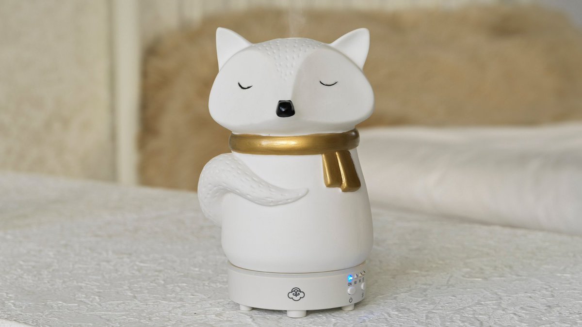 SereneHouseUSA's tweet photo. It may be cold outside, but it is always cozy with your Snow Fox Ultrasonic Diffuser!
#serenehouseusa
#serenehouse
#serenehousediffuser
#ultrasonicdiffuser
#diffusersandoil
#aromatherapyproduct
#foxdiffuser
#diffusers
#coolmistdiffuser
#essentialoildiffuser
#diffusersrock
#winter https://t.co/0BiIOEwfga