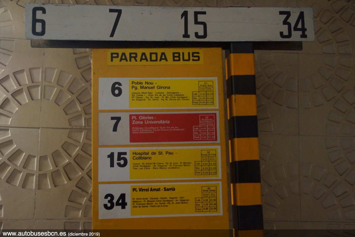 AutobusesBCN's tweet photo. Confirmado @AutobusesBCN participará como participante del #TMBHackathon2022 @TMB_Barcelona para diseñar la parada del futuro. Una primera idea: que vuelvan al diseño de los años 70-80 pero renovado y con pantallas interactivas. Juntar lo que una vez funcióno con la tecnología https://t.co/hOGgLV5wRG