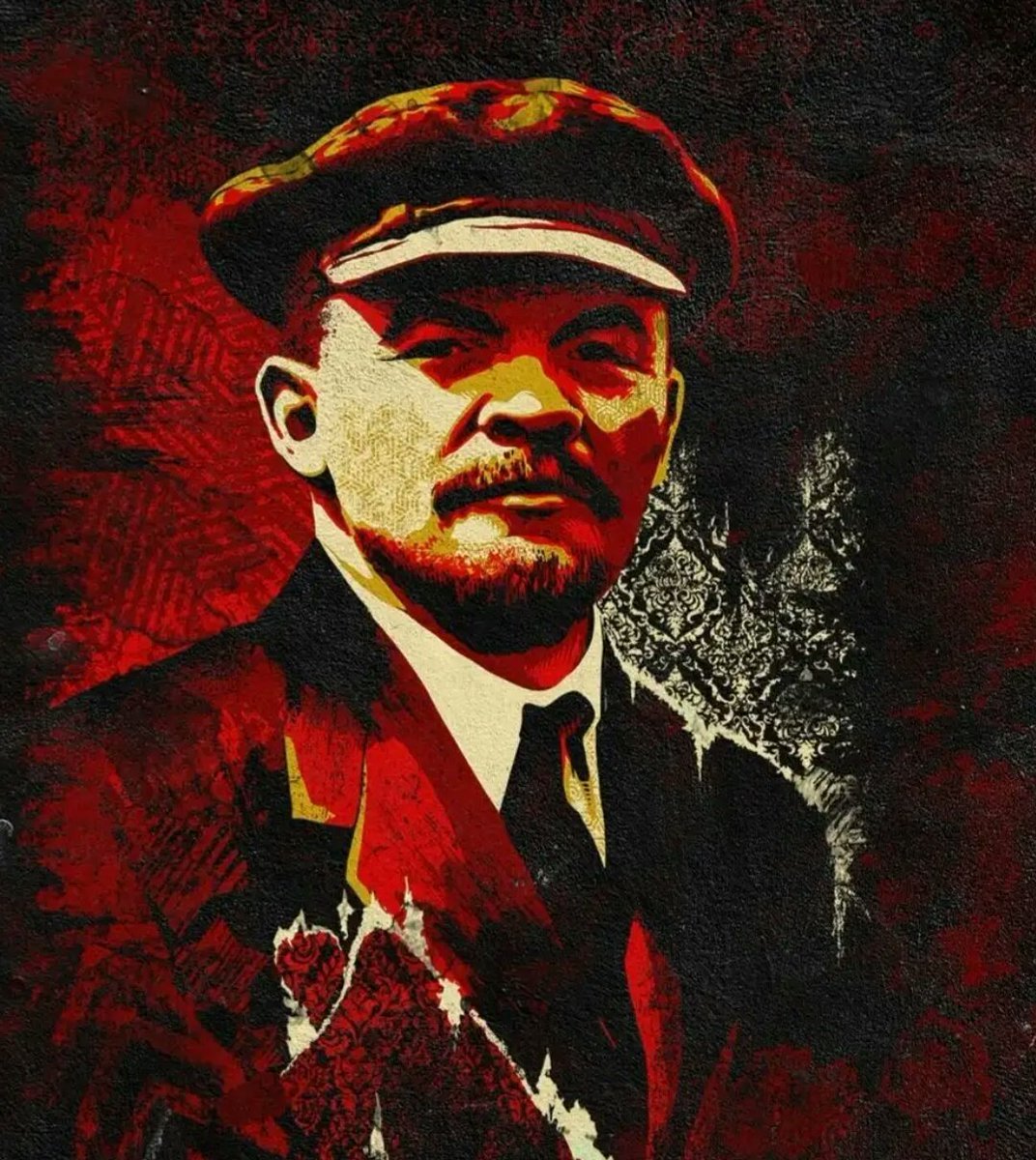 "Речи о «защите отечества» со стороны обеих воюющих групп есть обман народа буржуазией. Ни победа какой бы то ни было группы, ни возврат к status quo не может... обеспечить рабочему классу даже теперешних его скромных культурных завоеваний".
В.И. Ленин