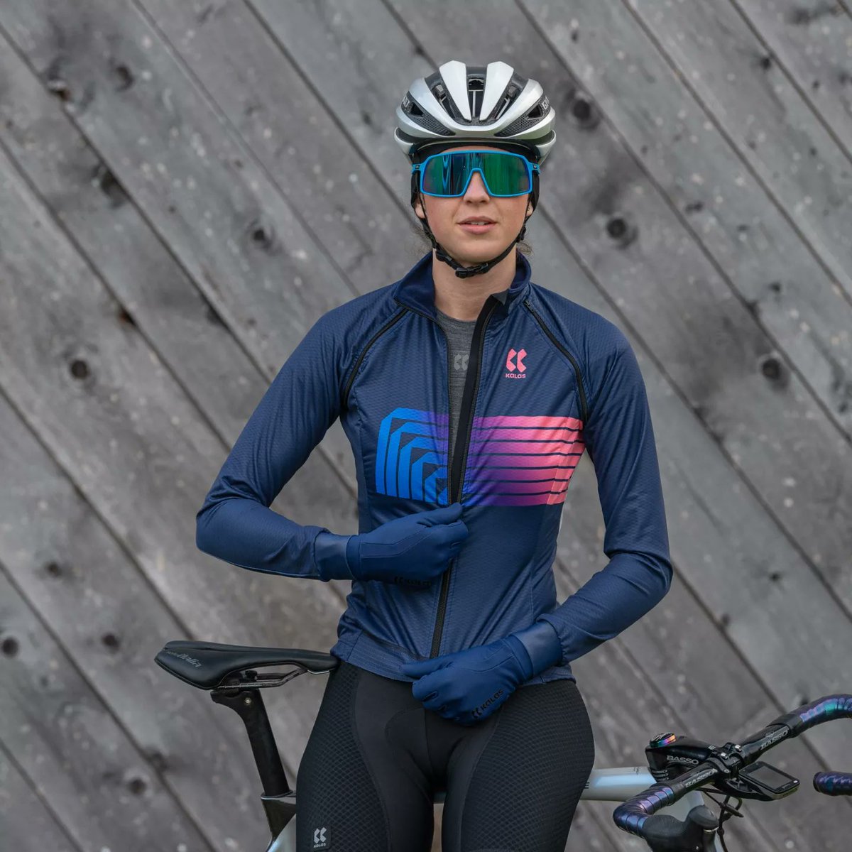 Kalaswear_es's tweet photo. Hemos ideado una chaqueta fabricada con una membrana ligera de tres capas. Mission Flow de W&amp;W proporciona protección contra las bajas temperaturas y los cambios climáticos. Gracias a las mangas desmontables, esta chaqueta se puede transformar fácilmente en un chaleco.

#MotionZ2 https://t.co/7mREU7cRm2