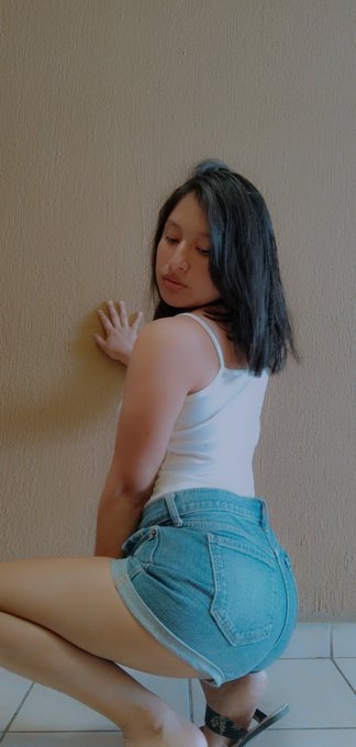 Buenos D&iacute;as  baby 😘   Adivinen cu&aacute;nto a&ntilde;os tengo? 🫣😘❤️ https://t.co/vW04cAIwAJ<a href="/tag/nuevafotodeperfil"class="tags"><span>#nuevafotodeperfil</span></a>