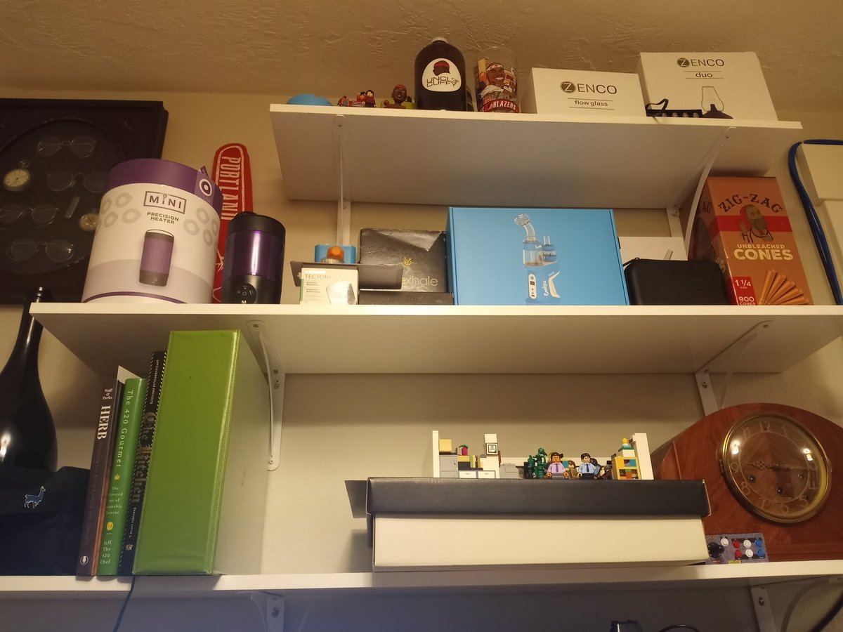 RealJohnnyGreen's tweet photo. I put in shelf space above my desk and now I have so much more room for activities. ❤️ setting up a product review station and ordering sone beefier recording/streaming gear. #SteppinItUp https://t.co/dsQXQ6htPc