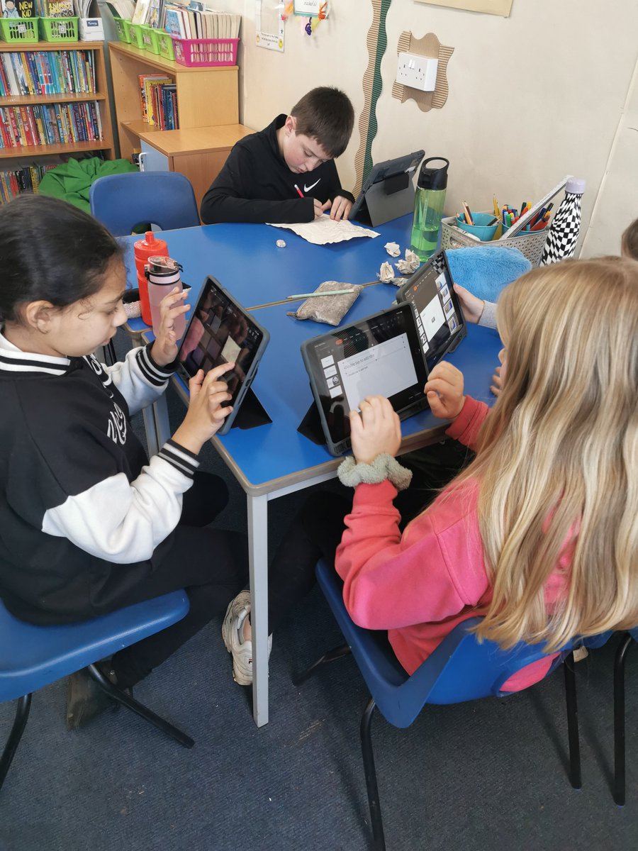 Mrs Thomson tweet media