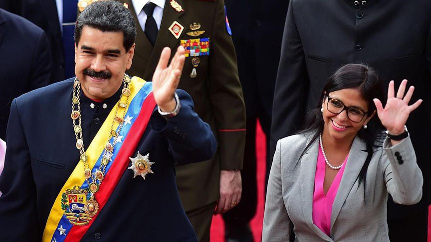 “Lo que brilla con luz propia nadie lo puede apagar”! Mucha sabiduría y salud para seguir al frente de Venezuela, por su pueblo, por sus hijos y por nuestro futuro a la felicidad! Feliz cumpleaños!!