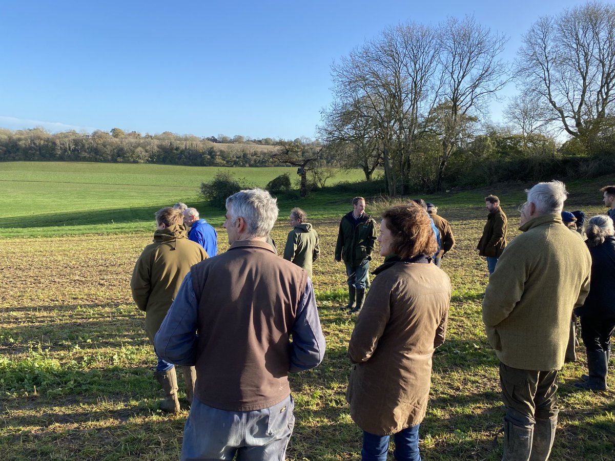 Thank you ⁦<a href="/farmer_stu/">stuart jakeman</a>⁩ for hosting an interesting farm tour this afternoon. Lots to see #covercrops #css #wildflowerplots #regen #composttea ⁦<a href="/kentdowns6/">Dan Tuson</a>⁩ ⁦@KentDownsAONB⁩