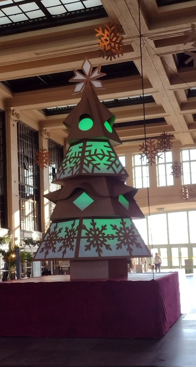 nielslesniewski's tweet photo. I kind of like this year's edition of the cardboard Christmas tree. https://t.co/SBYJl1Fa10