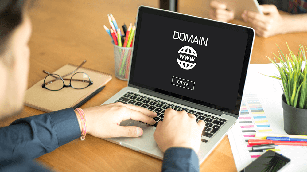 smallbiztrends's tweet photo. If you’re looking to sell your domain, it’s important to know the best tactics. Follow these steps to profit by selling your own domain names. https://t.co/xF4veOgnJ2 #DomainNames #DomainsForSale https://t.co/Ka84AzAtdh