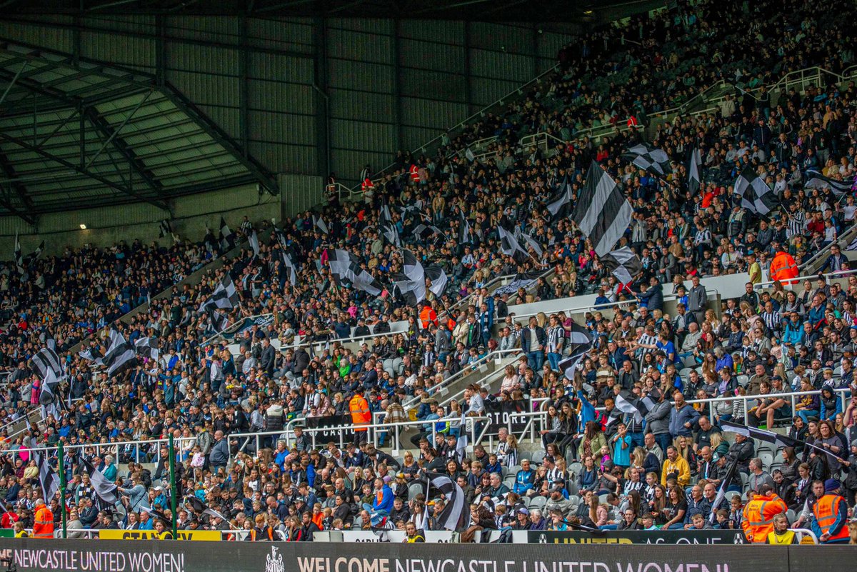 NUFCWomen's tweet photo. 🚨 Already more than 25,000 tickets sold for this Sunday's @VitalityWFACup clash against @BarnsleyWFC at St. James' Park!
Be part of a record breaking occasion and show the Lady Mags your support, get your tickets now 👇
https://t.co/Lj20XnzIAP
#NUFCWomen ⚫⚪ https://t.co/1qY58nVFHp